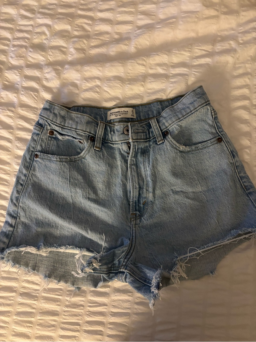 Abercrombie & Fitch 90s cut off shorts